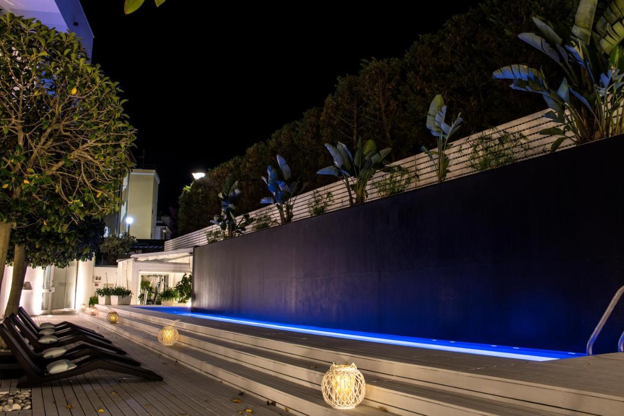White Hotel 4*